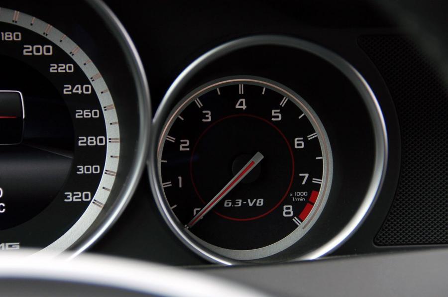  Mercedes-Benz C63 AMG Edition 507 2014 года  (фото 9 из 40)